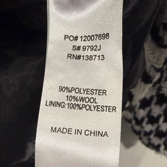 Doe & Rae Black and White Blazer - Picture 3 of 5